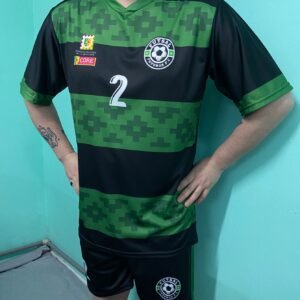 Uniformes deportivo color negro y verde motivos mapuches para Futuros F.C.