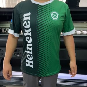 Uniforme deportivo fútbol verde Carabineros auspiciado por Heineken