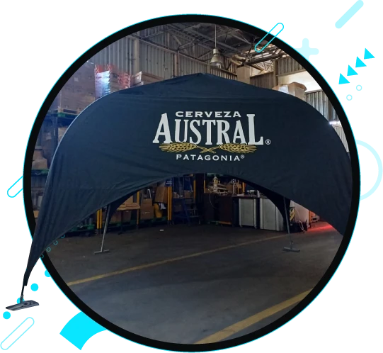 Toldo promocional de Cerveza Austral en evento, destacando su origen en Patagonia.