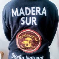 MADERA SUR: Moda sostenible con diseño natural y estilo creativo.