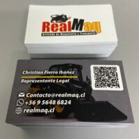 Tarjetas de visita profesionales de RealMaq para alquiler de maquinaria y transporte.