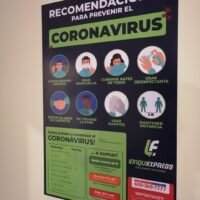 Guía rápida para prevenir el coronavirus: medidas esenciales y contacto para más información.