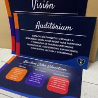 Visión y valores educativos en el auditorio: un espacio para el aprendizaje y la comunidad.