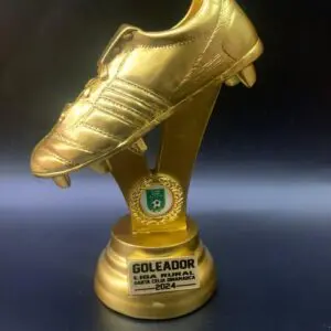 Trofeo Goleador 2024 de la Liga Rural en Santa Clara, simbolizando excelencia en el fútbol.